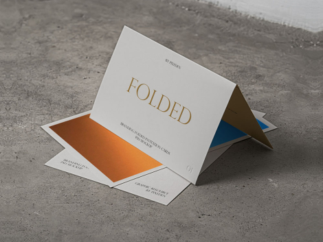 free-branding-folded-invitation-mockup-psd